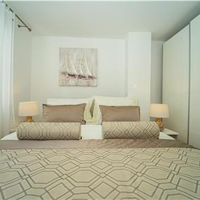 6 Bedroom Beachfront Villa with Heated Pool near Vela Luka on Korcula Island, Sleep 12